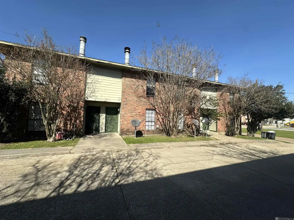 1737 Southpointe Dr, Baton Rouge, LA 70808 - #1