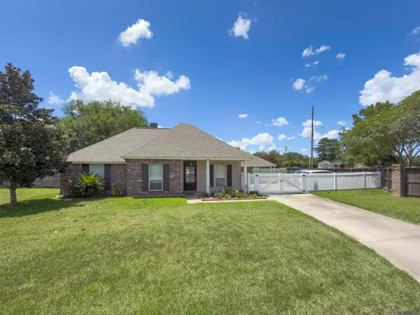 18116 Lake Indigo Dr, Baton Rouge, LA 70817
