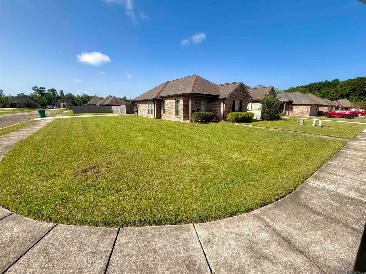 25274 Cross Lake Ave, Livingston, LA 70754 - #1