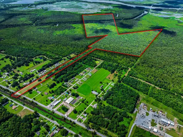 5555 Bayou Black Dr, Gibson, LA 70356