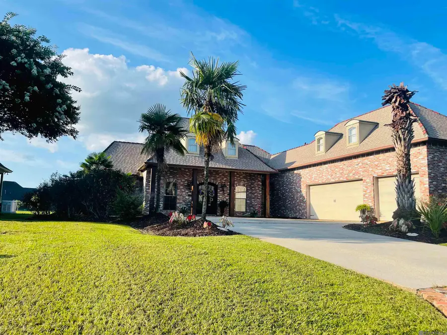 41216 Lakefront Ave, Gonzales, LA 70737 - #2