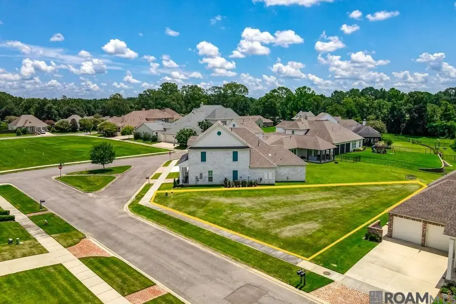 13004 W Waterside Dr, Baton Rouge, LA 70818 - #2