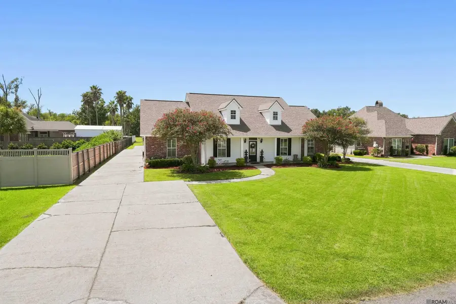 12031 Coueron Dr, Saint Amant, LA 70774 - #2