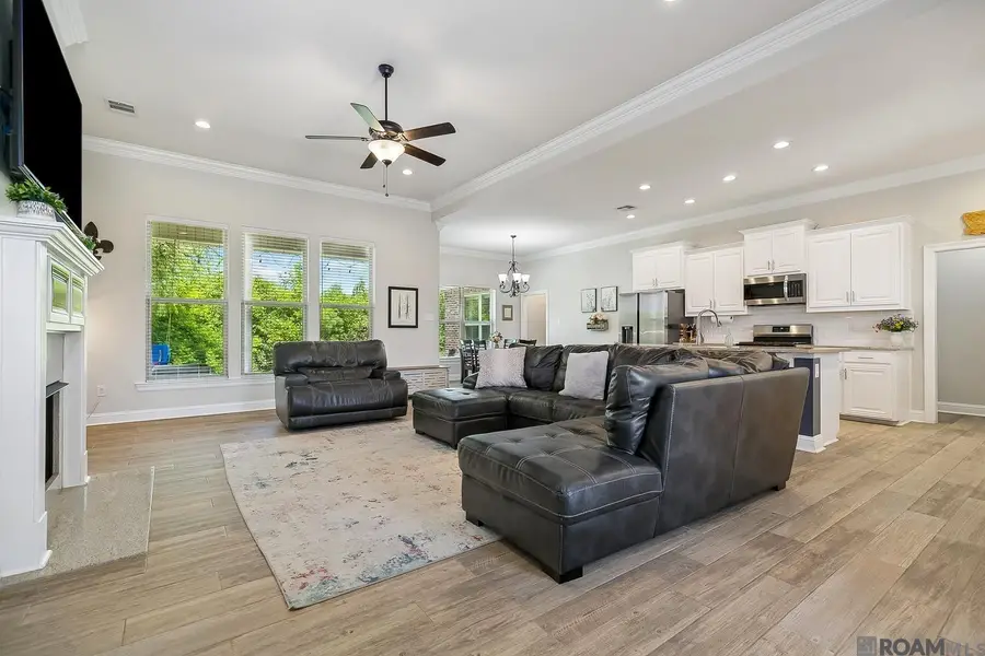 860 Lakehaven Dr, Gonzales, LA 70737 - #2