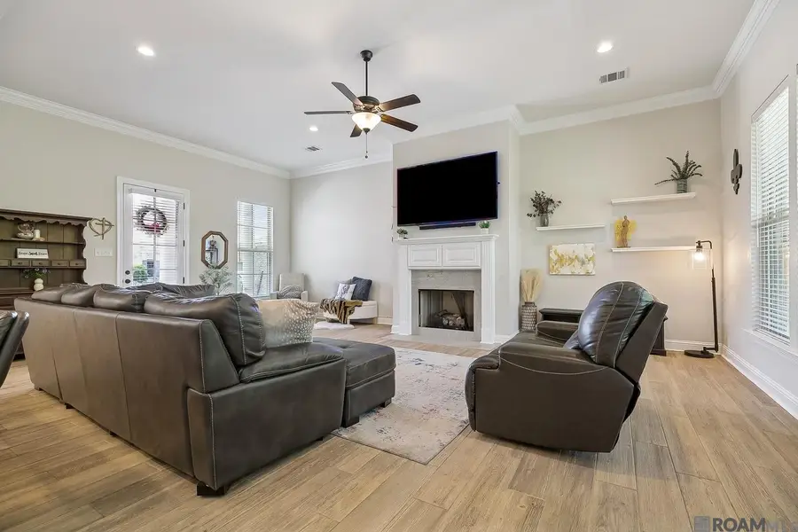 860 Lakehaven Dr, Gonzales, LA 70737 - #3