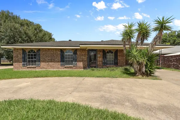 1003 Debra Ct, Morgan City, LA 70380