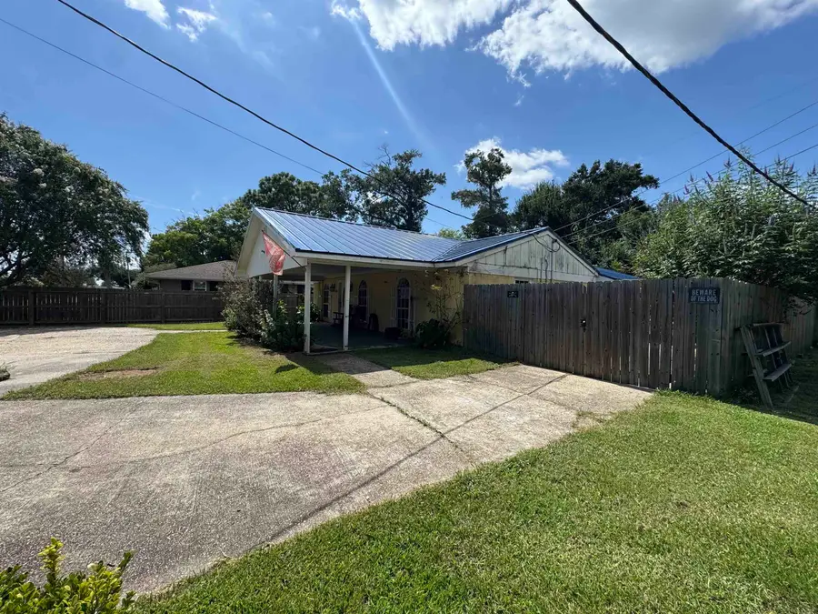 713 Highland Dr, Houma, LA 70364 - #2