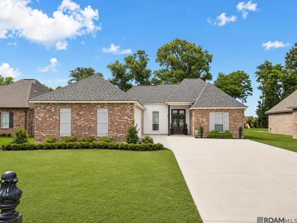 4820 Pointe Prospect Dr, Oscar, LA 70762