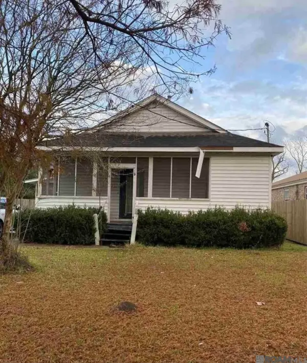 230 S River Rd, Port Allen, LA 70767