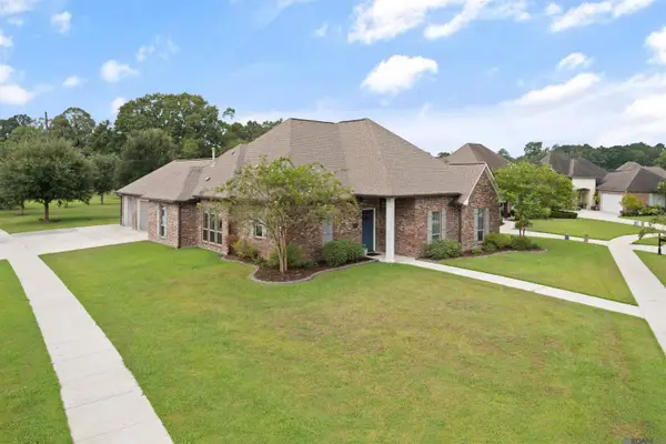 15936 Redstone Ct, Pride, LA 70770