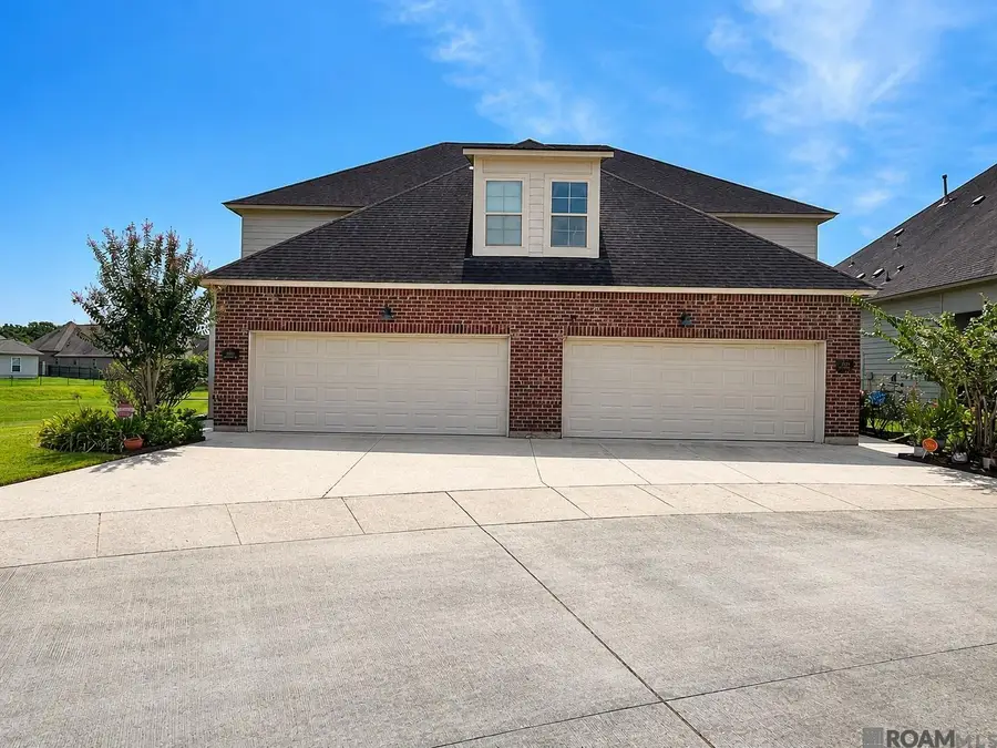 2111 Shadowbrook Dr, Baton Rouge, LA 70816 - #2