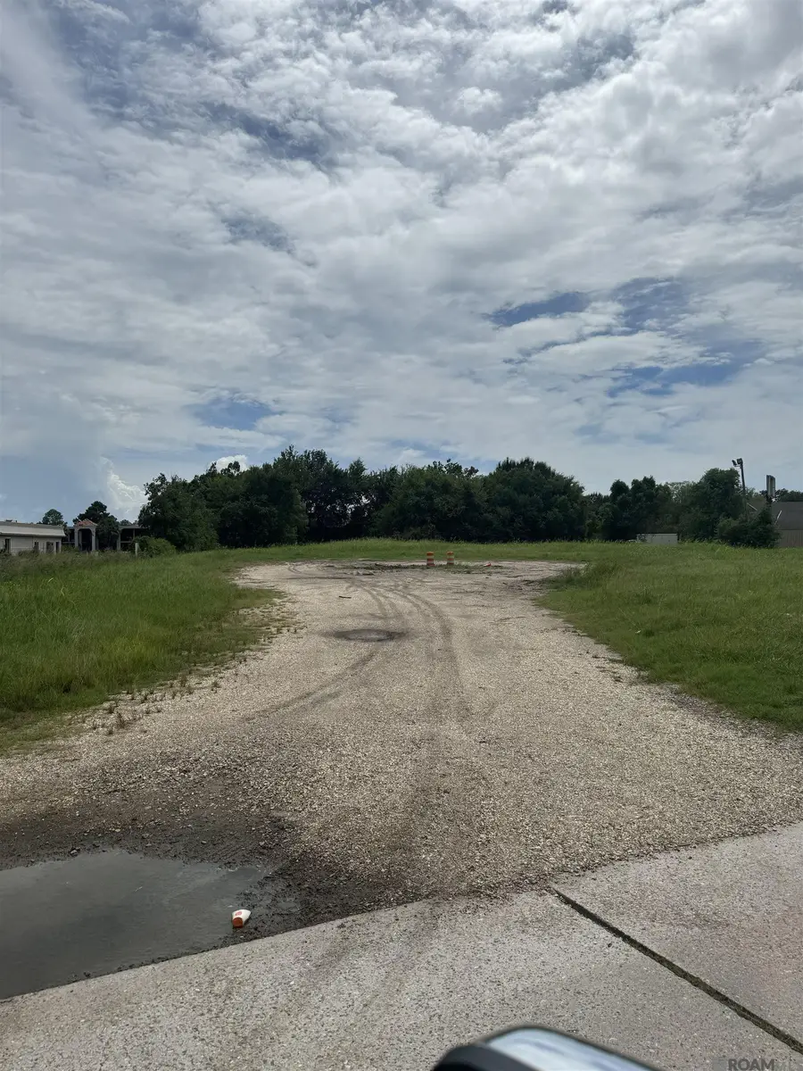 10850 Mead Rd, Baton Rouge, LA 70816 - #2