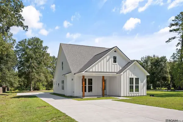 12079 Pendarvis Ln, Walker, LA 70785