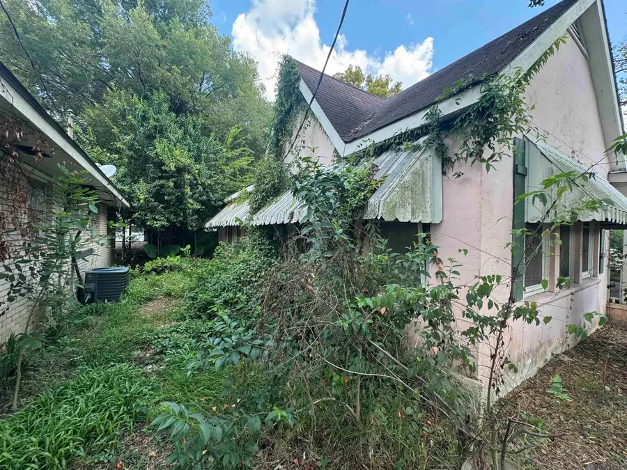 308 E Roosevelt St, Gonzales, LA 70737 - #2