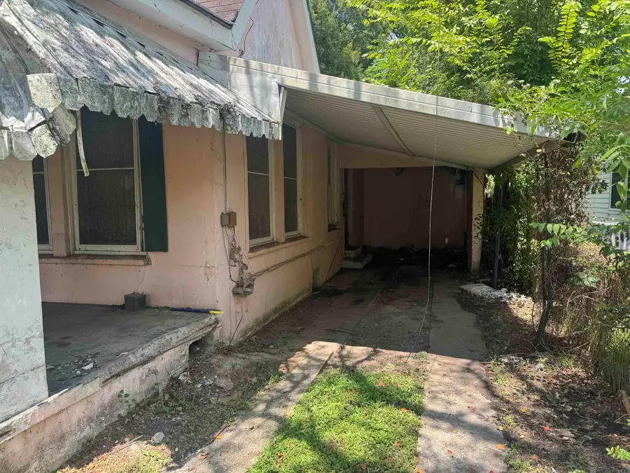 308 E Roosevelt St, Gonzales, LA 70737 - #3
