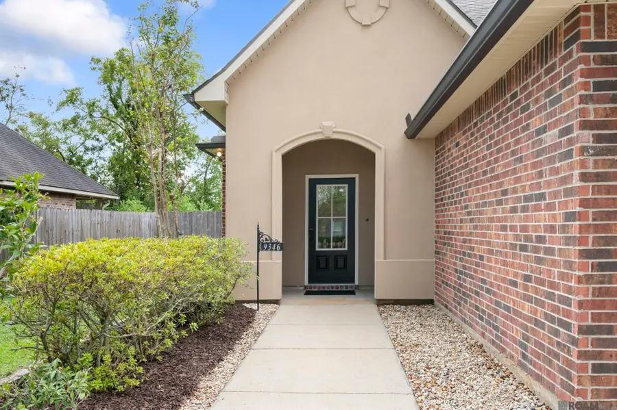 9346 Falling Oak Dr, Baton Rouge, LA 70817 - #2
