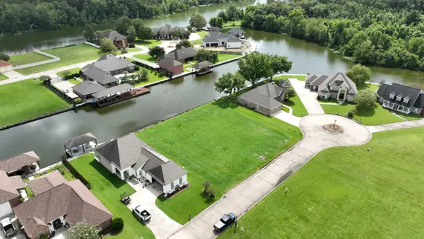 78 Woodview Ct, Morgan City, LA 70380