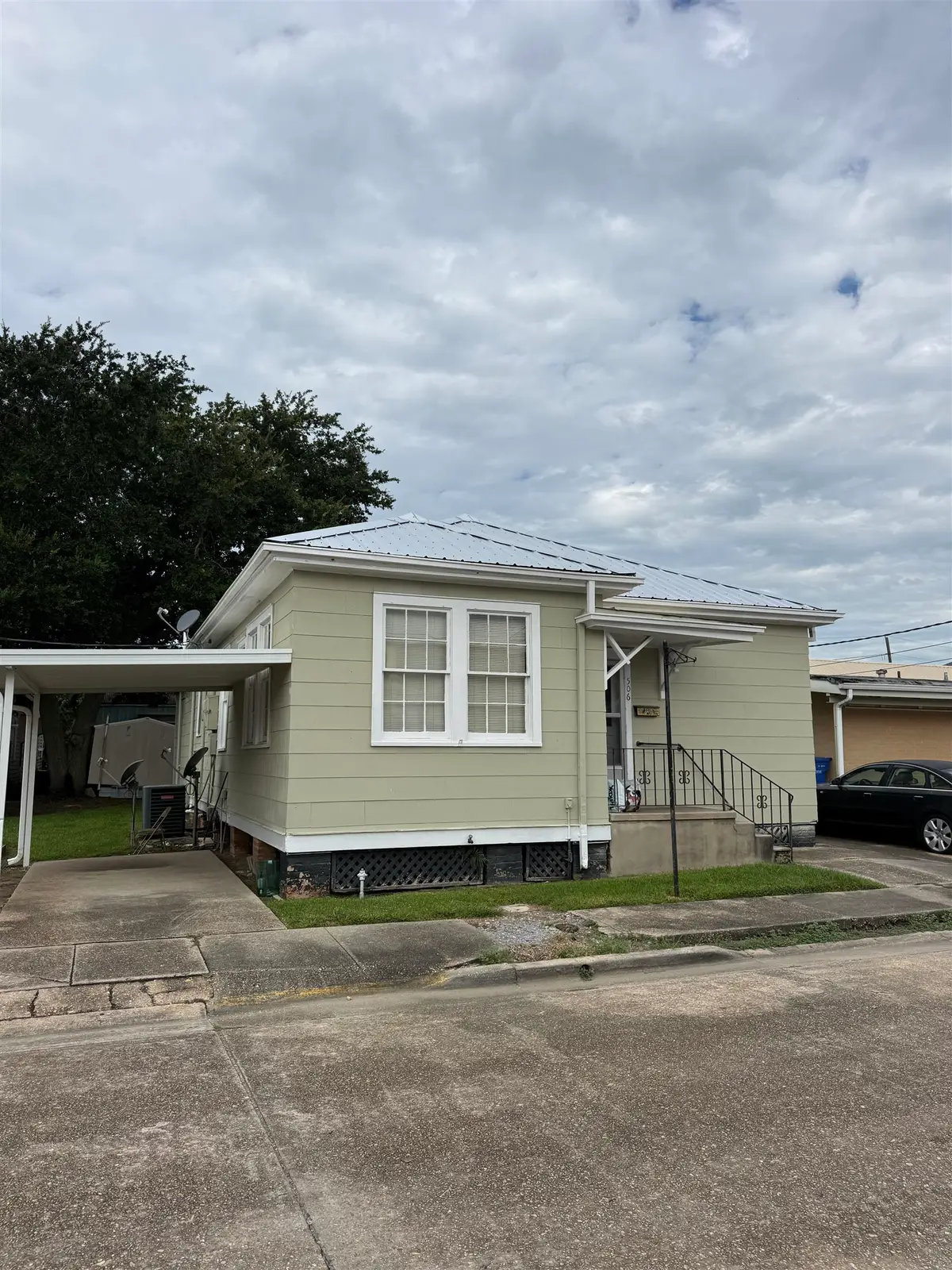 506 Saint Louis St, Thibodaux, LA 70301 - #1