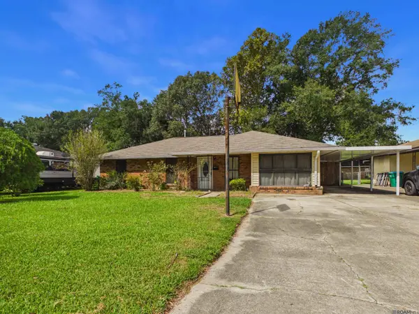 1027 Bruce Dr, Denham Springs, LA 70726