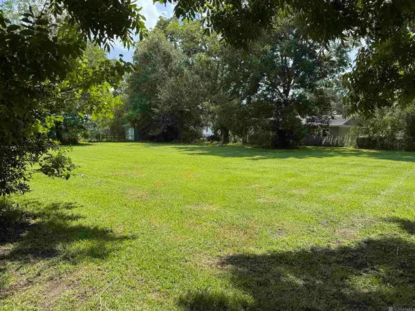 California Ave, Port Allen, LA 70767