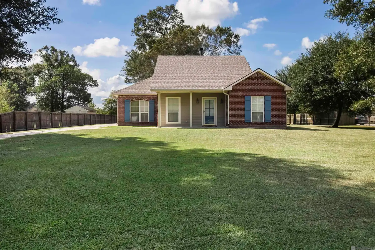 10480 Eagle Crest Rd, Denham Springs, LA 70726 - #1
