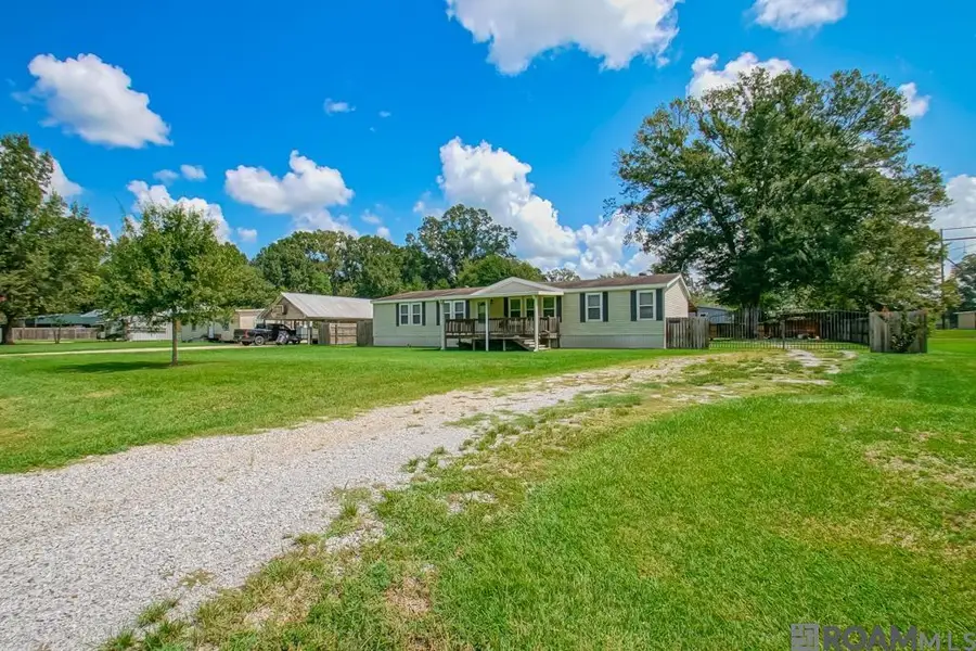 20926 Holmes Dr, Zachary, LA 70791 - #2