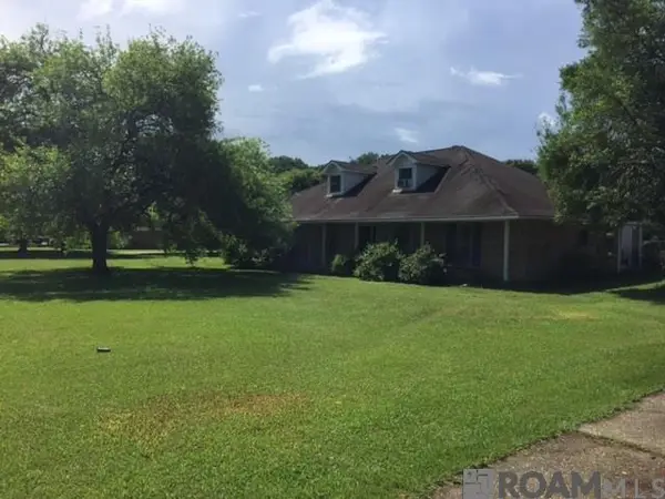 7570 Latimer Dr, Denham Springs, LA 70726