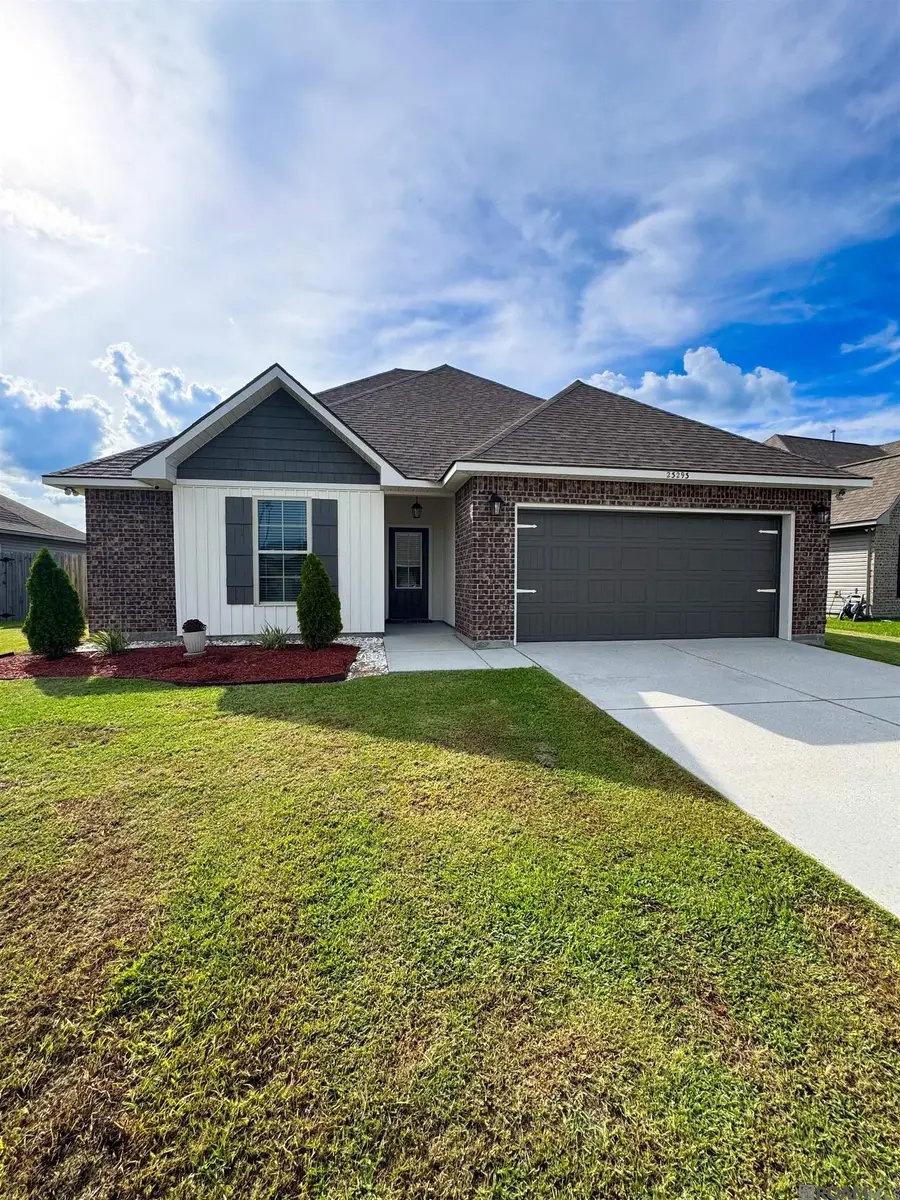 23293 Cinder Dr, Denham Springs, LA 70726 - #2