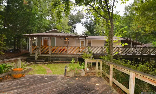 12325 Fairlane Rd, St Francisville, LA 70775
