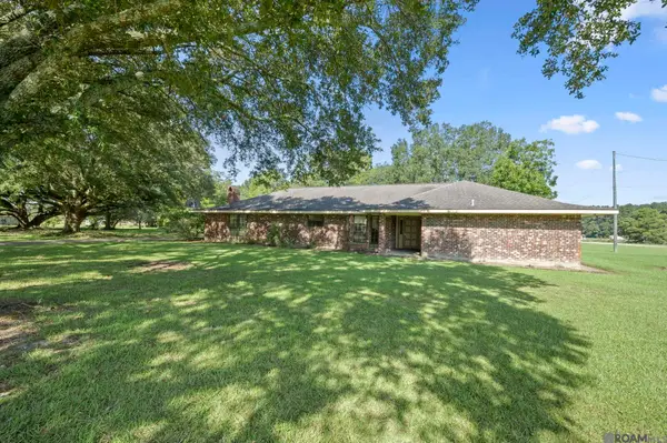 35013 J W Hall Rd, Walker, LA 70785