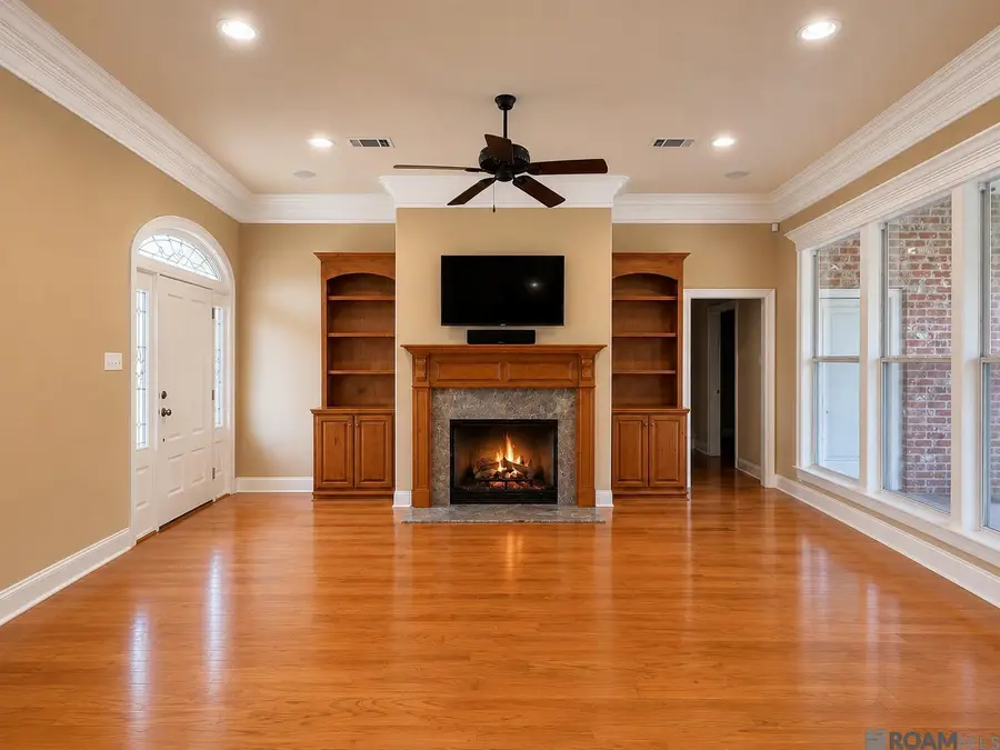 10234 Harrell Ln, Denham Springs, LA 70726 - #2