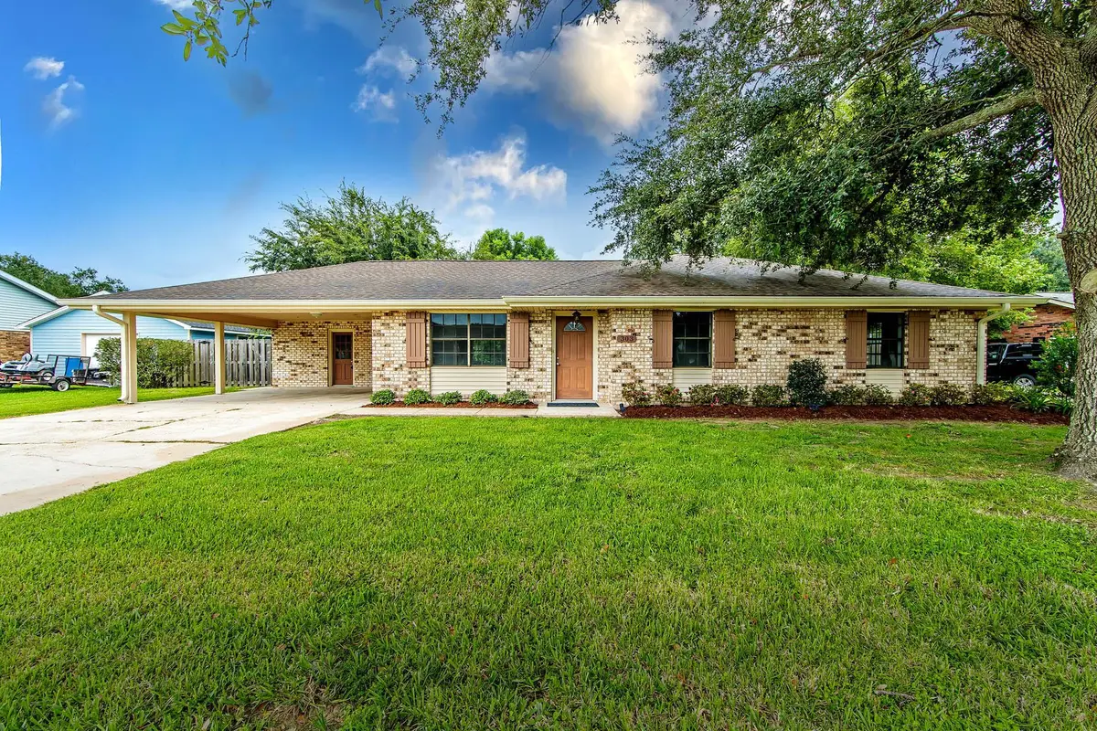 303 Hermitage Dr, Thibodaux, LA 70301 - #1