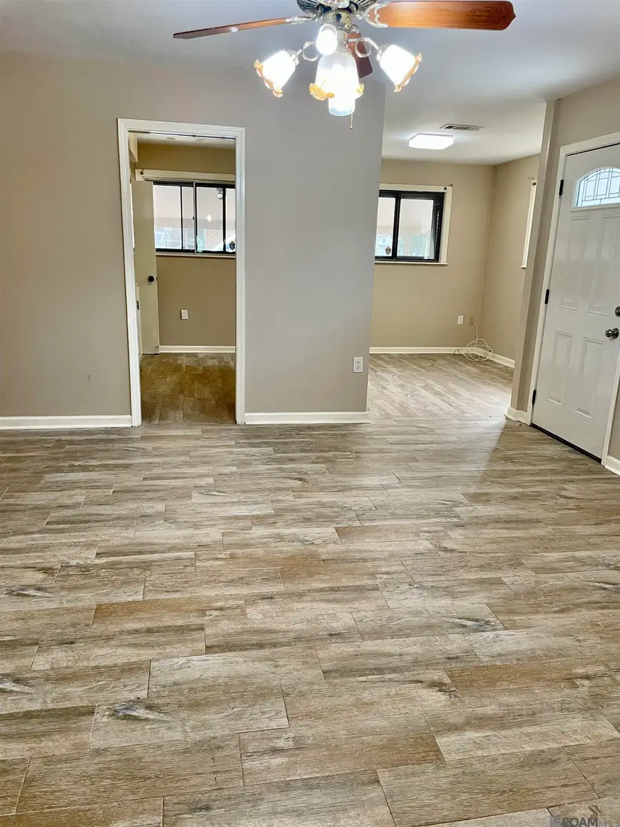 6641 Glen Oaks Dr, Baton Rouge, LA 70812 - #2