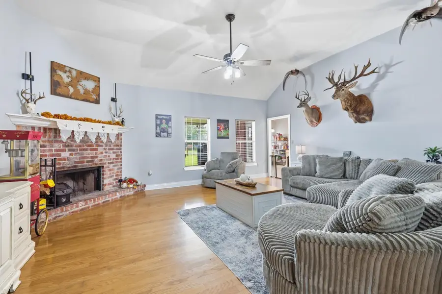 131 Wimbleton Street, Houma, LA 70360 - #3