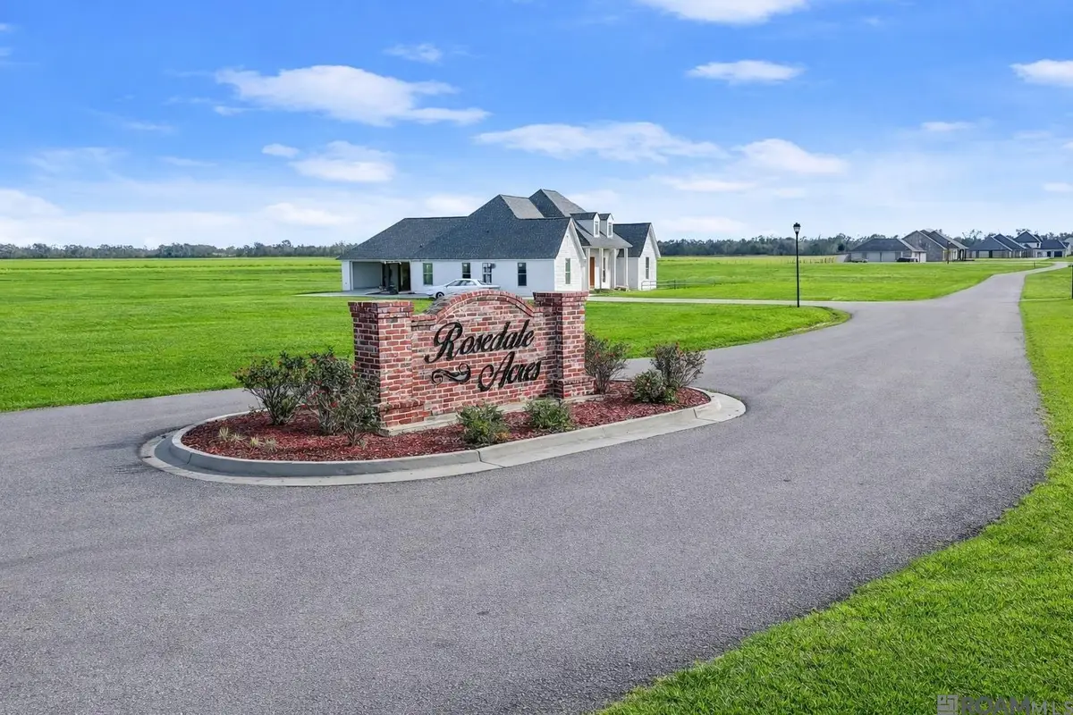 402 Harvest Ln, Port Allen, LA 70767 - #1