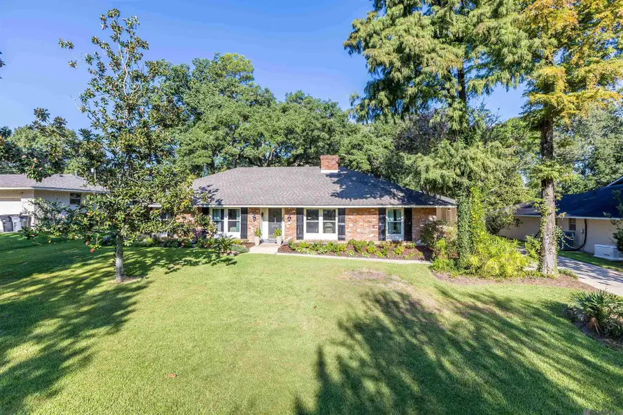 2049 Columbine St, Baton Rouge, LA 70808 - #2