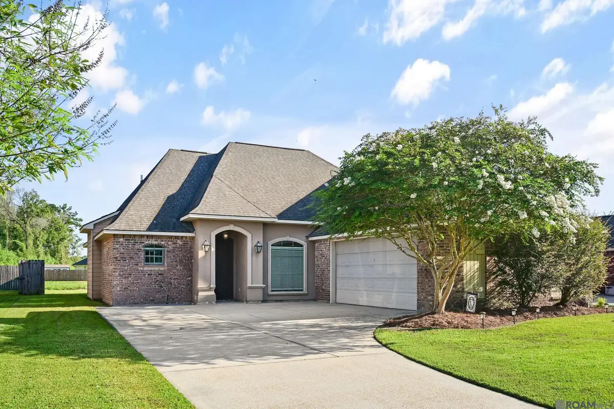 10061 Chanel Dr, Denham Springs, LA 70706 - #1