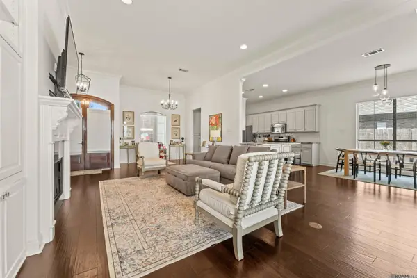 10730 Hill Pointe Ave, Baton Rouge, LA 70810