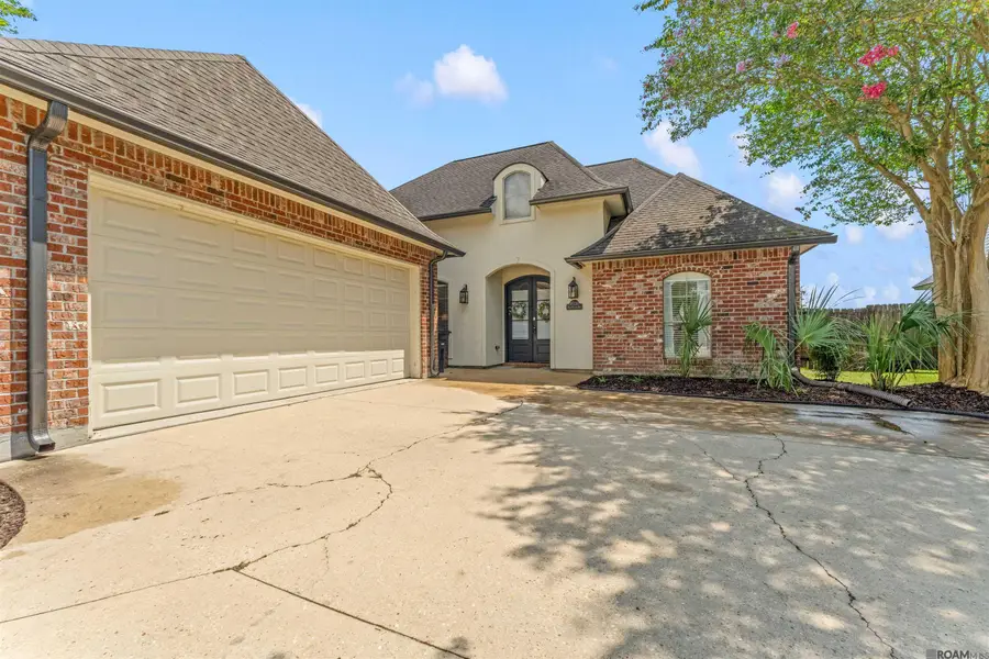 10730 Hill Pointe Ave, Baton Rouge, LA 70810 - #2