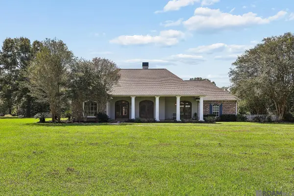 1026 Hunters Run Ave, Zachary, LA 70791