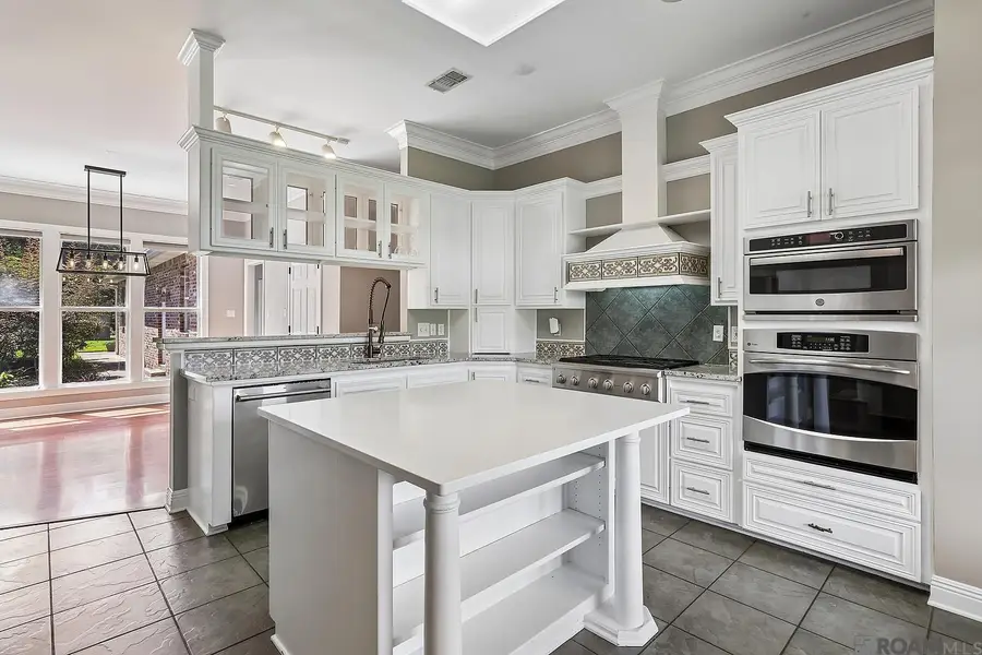 1026 Hunters Run Ave, Zachary, LA 70791 - #3