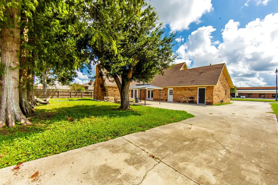 1442 St Charles St, Houma, LA 70360 - #3