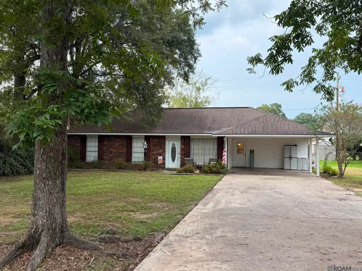 935 Montgomery Ave, Denham Springs, LA 70726 - #1