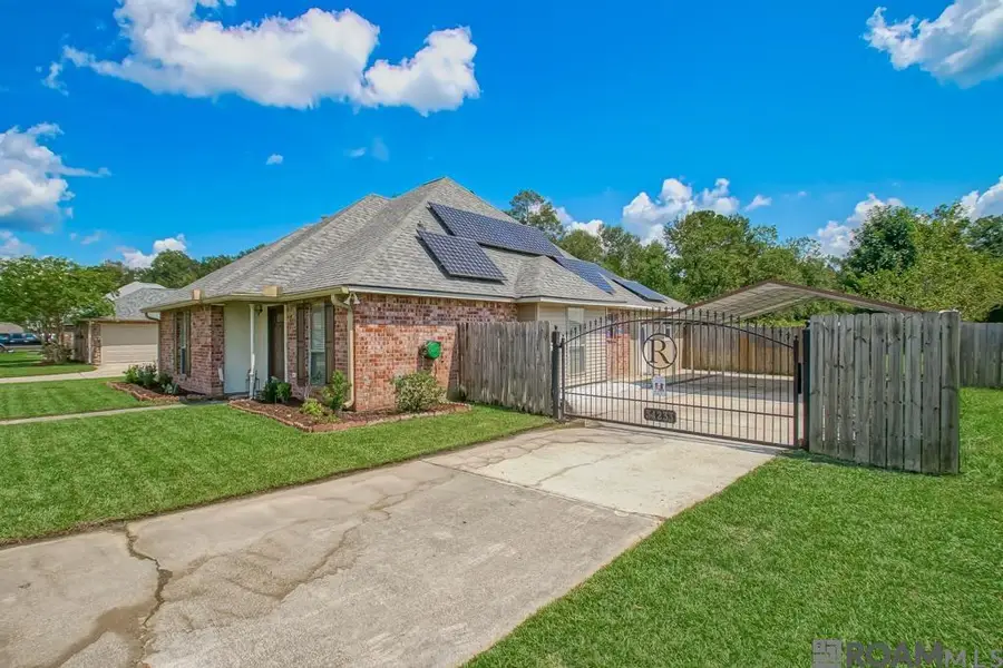 34233 Hawks Cove, Denham Springs, LA 70706 - #2