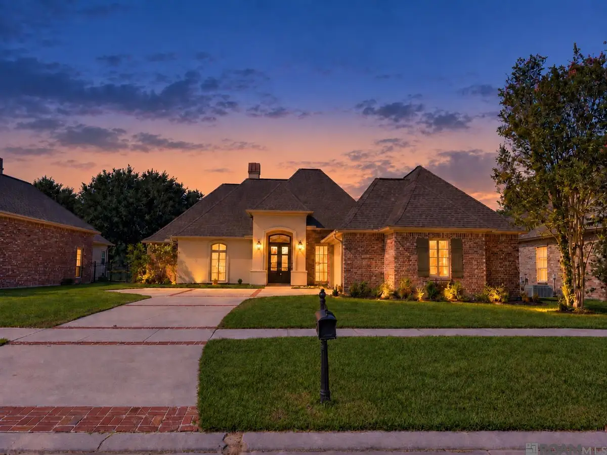 18197 Lake Harbor Ln, Prairieville, LA 70769 - #1