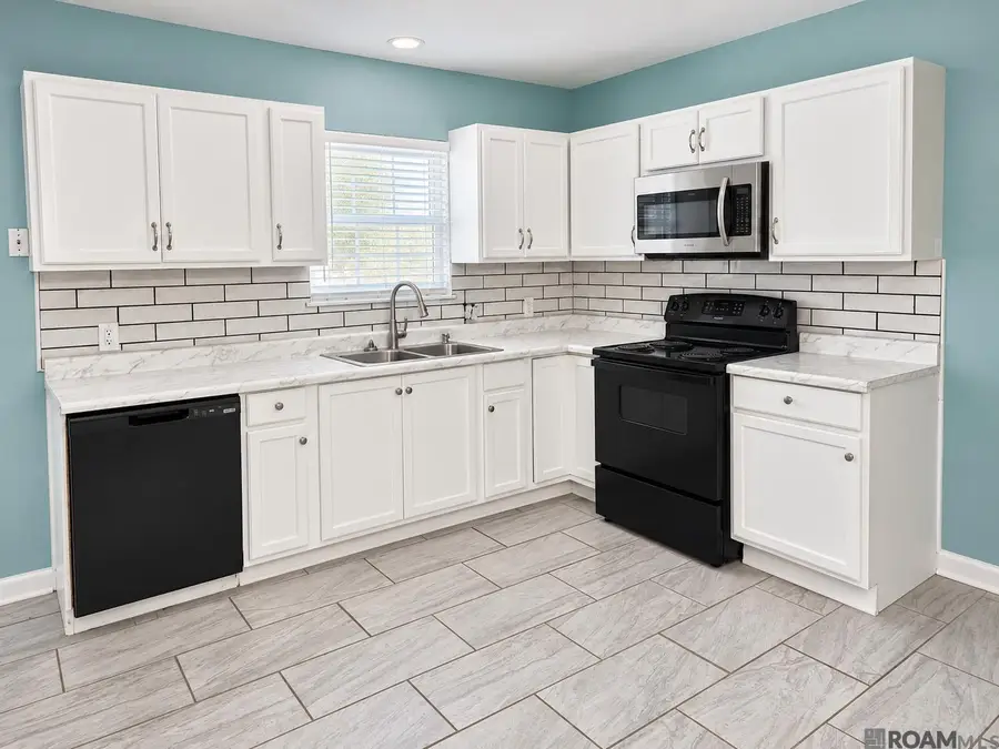 2760 Lark St, Baton Rouge, LA 70817 - #2