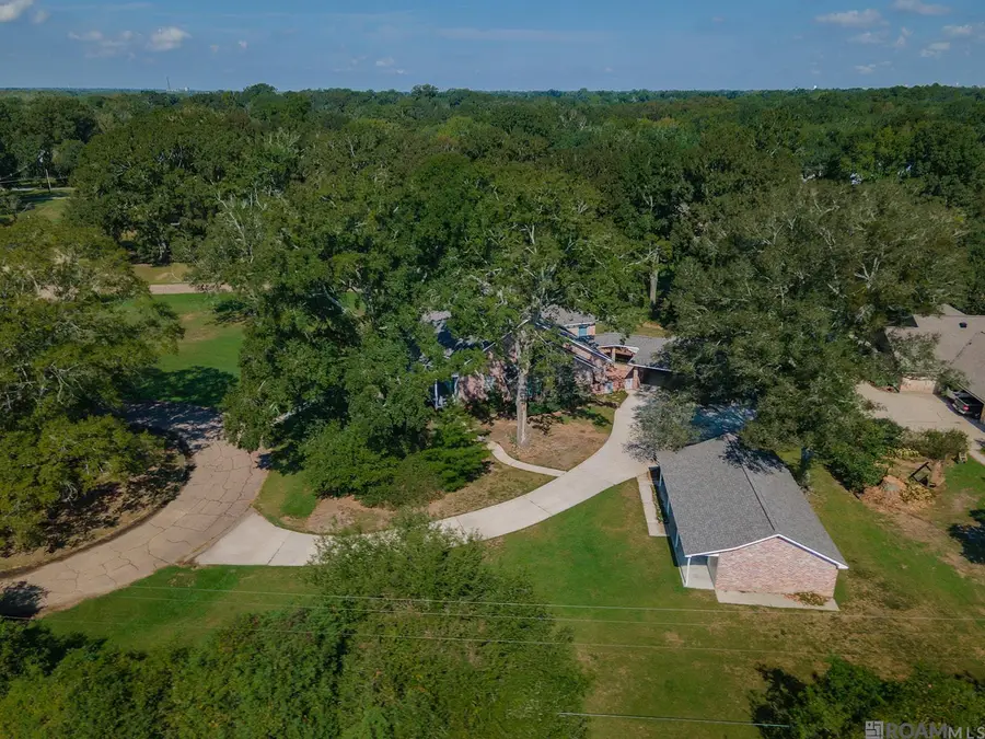 14211 Buccaneer Ave, Baton Rouge, LA 70810 - #2