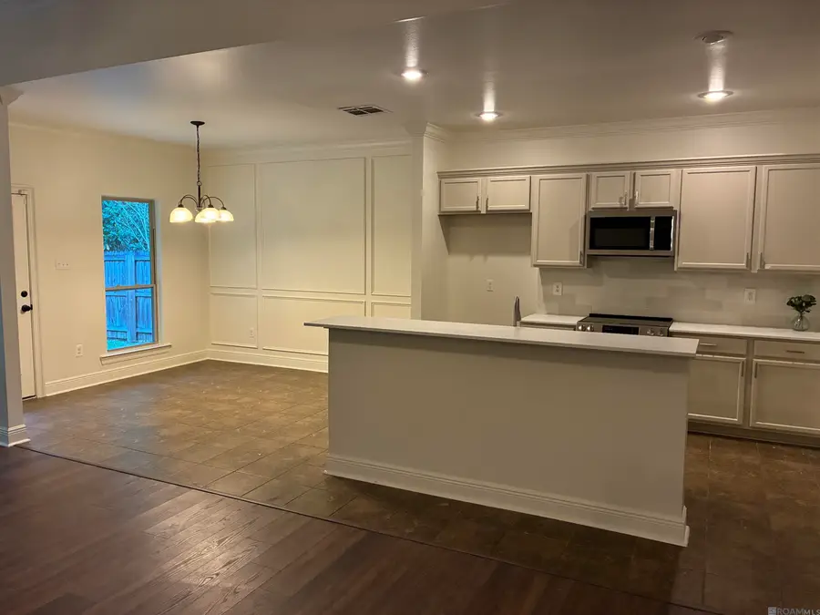 10190 Angela Dr, Denham Springs, LA 70706 - #3