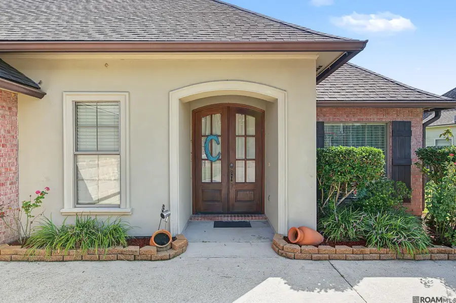 8293 Quiet Creek Dr, Denham Springs, LA 70726 - #2
