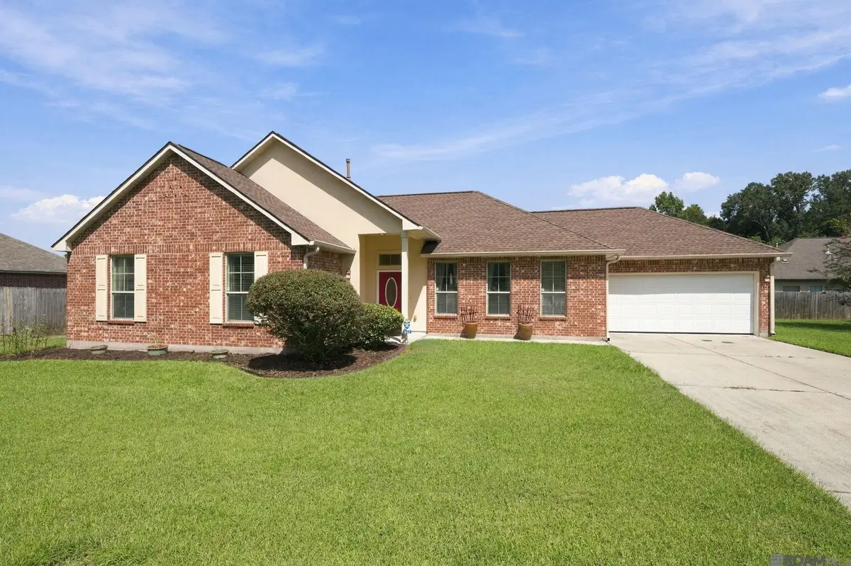 422 E Great Haven St, Gonzales, LA 70737 - #1